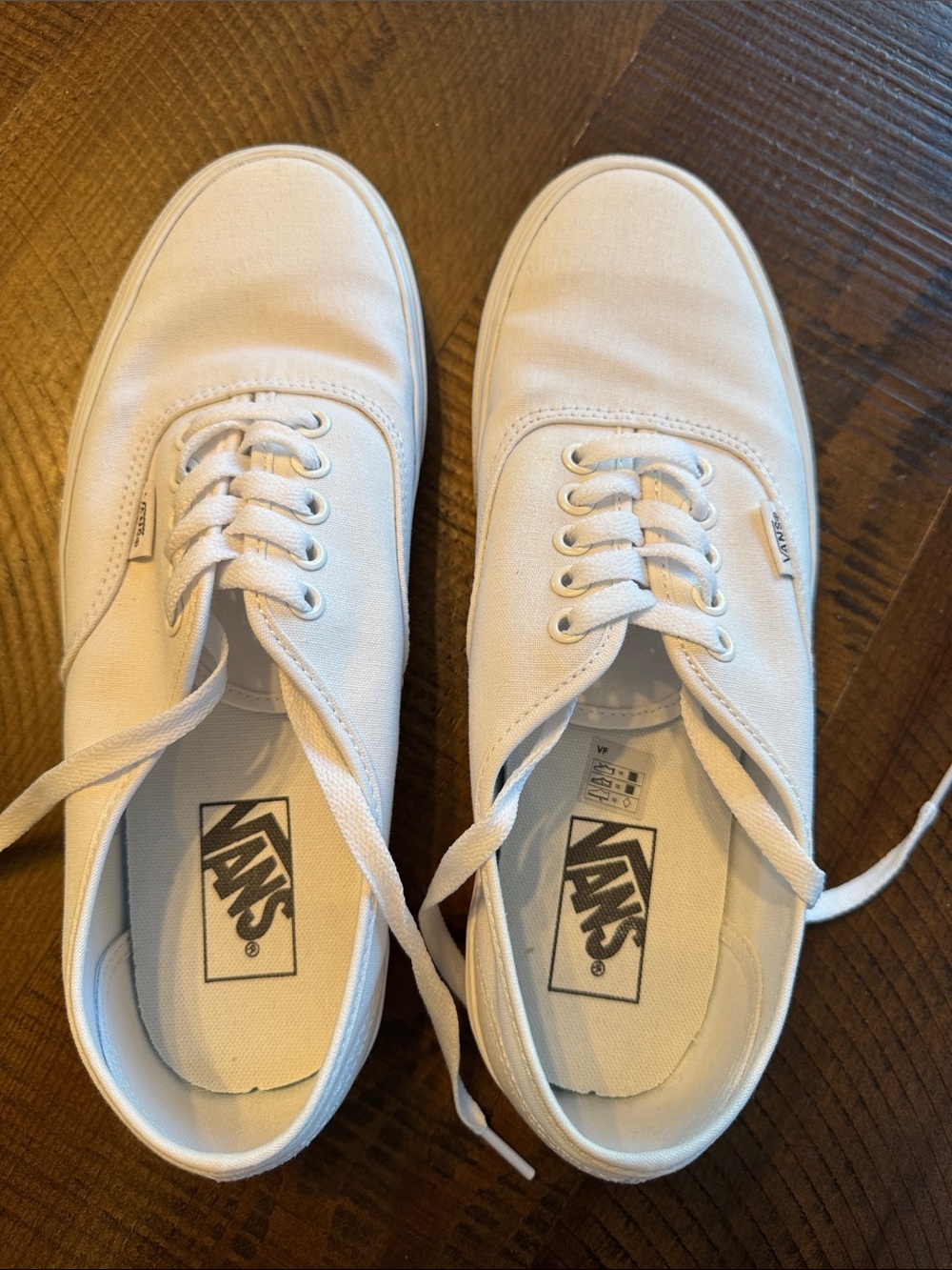 Vans White Canvas Low-Top Sneakers - Classic Lace-Up
